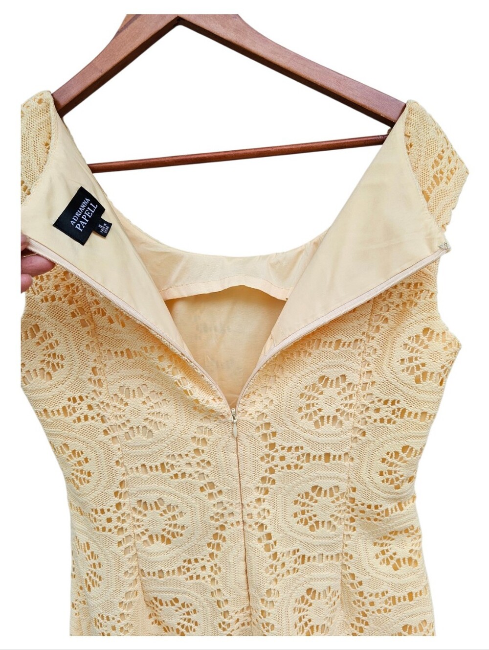 Adrianna Papell Yellow Crochet Overlay Sheath Dress Size 10 - Picture 6 of 9